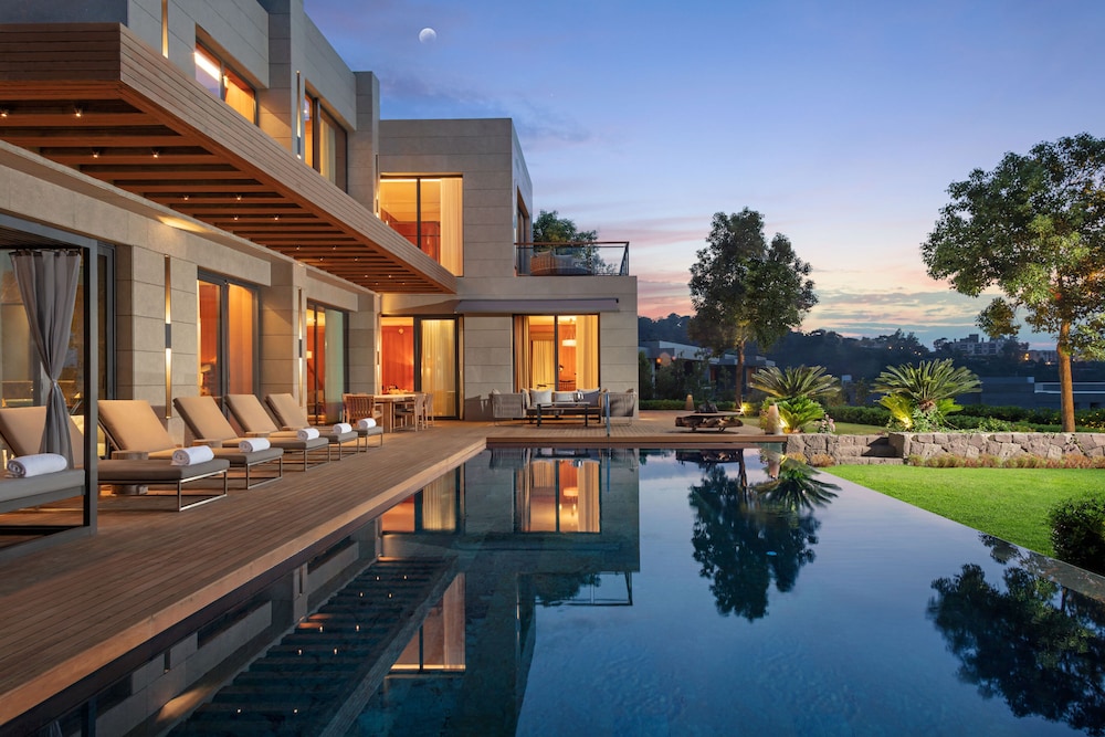 Mandarin Oriental, Bodrum — Swimming pool in Bodrum, Mugla