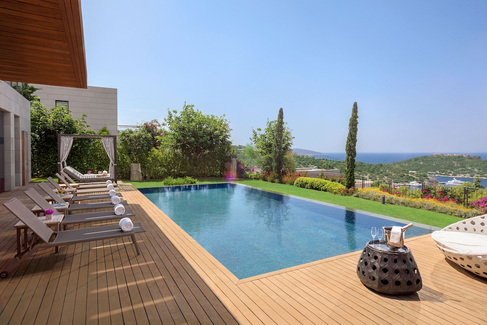 Mandarin Oriental, Bodrum — Swimming pool in Bodrum, Mugla