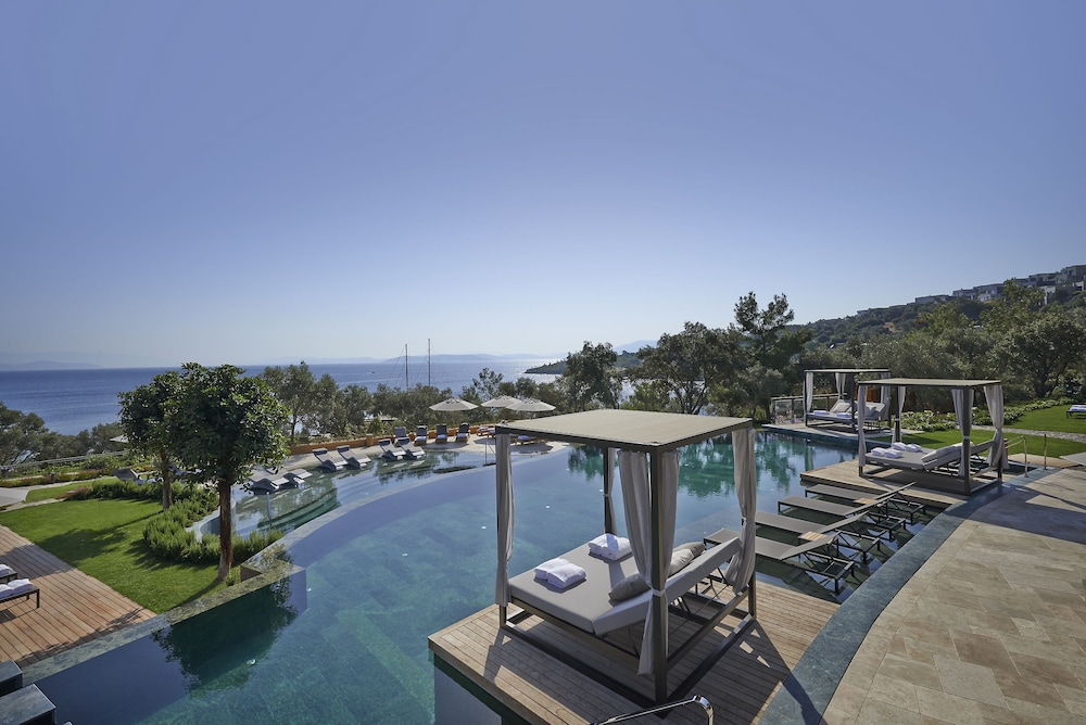 Mandarin Oriental, Bodrum — Swimming pool in Bodrum, Mugla