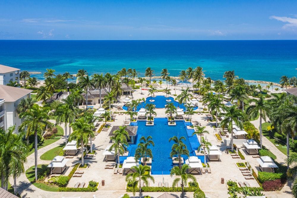 Hyatt Ziva Rose Hall - All Inclusive — Swimming pool in Montego Bay