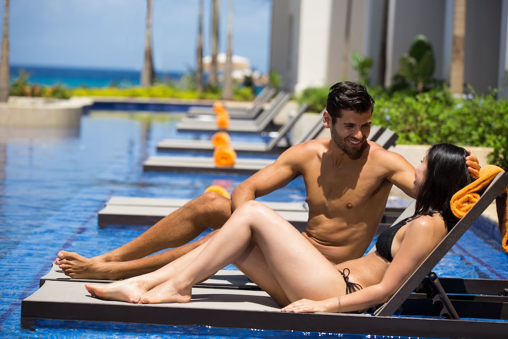 Hyatt Ziva Rose Hall - All Inclusive — Swimming pool in Montego Bay