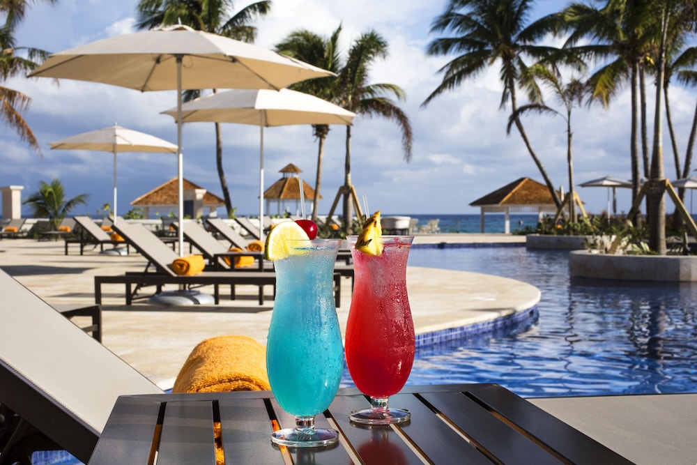 Hyatt Ziva Rose Hall - All Inclusive — Swimming pool in Montego Bay