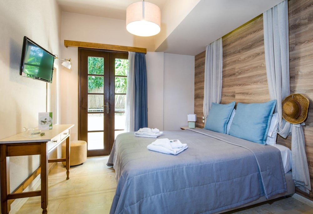 Evangelos Apartments — Hotel rooms in Platanias