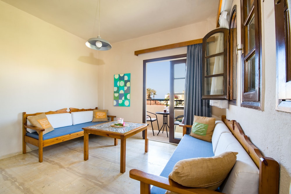Evangelos Apartments — Hotel rooms in Platanias