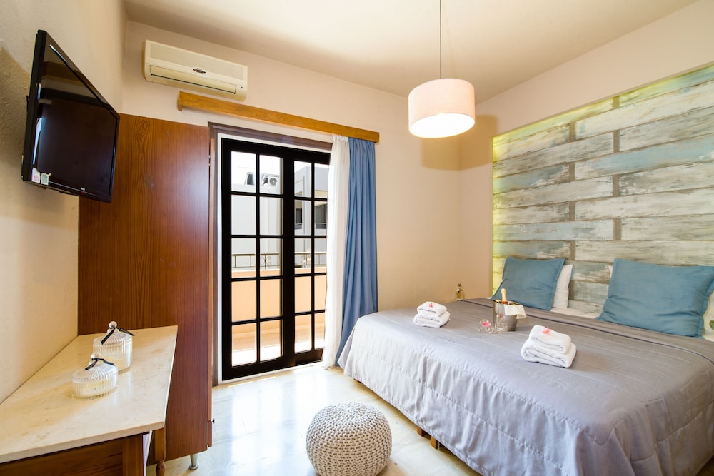 Evangelos Apartments — Hotel rooms in Platanias