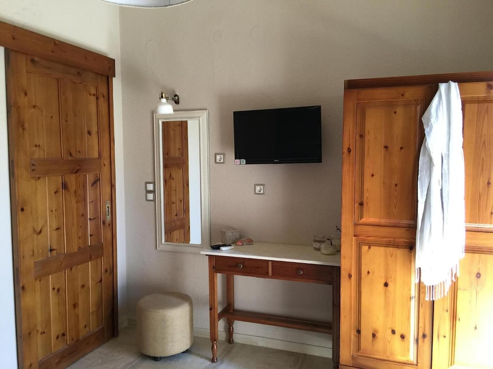 Evangelos Apartments — Hotel rooms in Platanias