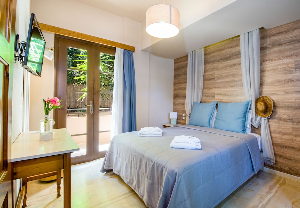 Evangelos Apartments — Hotel rooms in Platanias