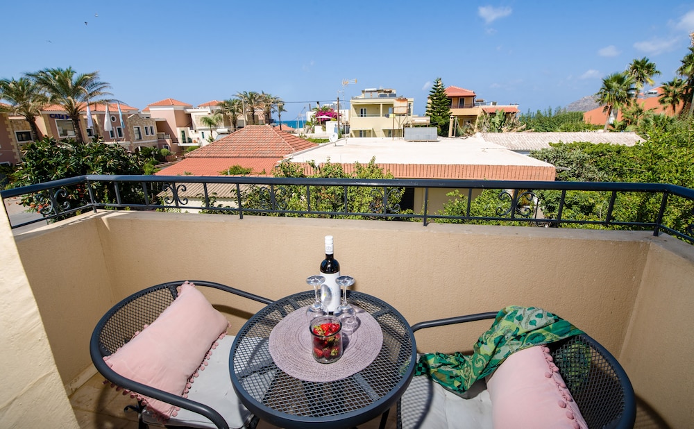 Evangelos Apartments — Hotel rooms in Platanias
