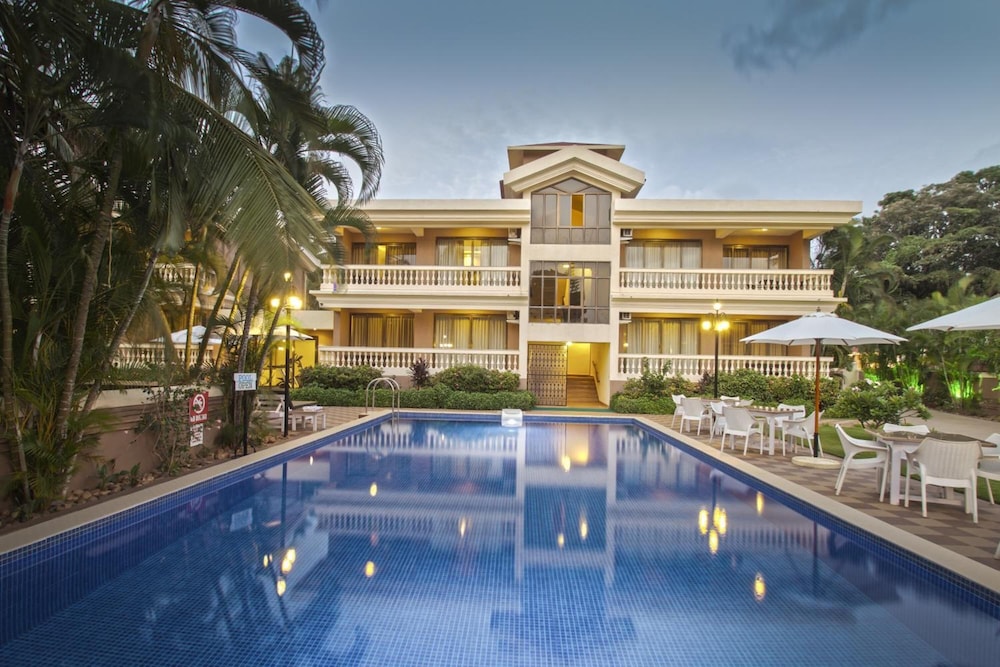 De Mandarin Beach Resort Suites & Villas — Main photo in Candolim, Goa