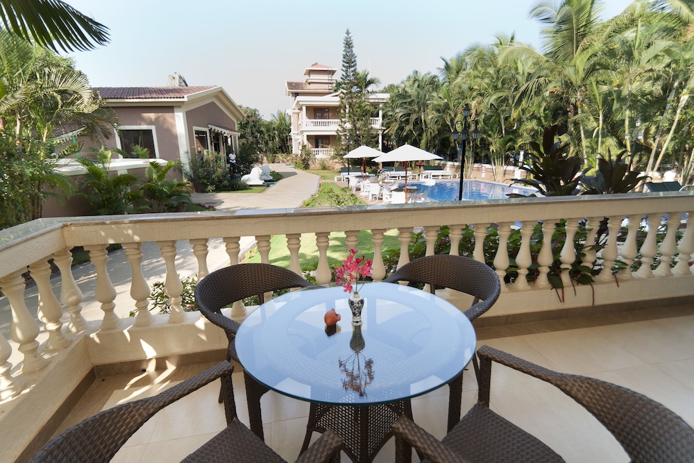 De Mandarin Beach Resort Suites & Villas — Hotel building in Candolim, Goa
