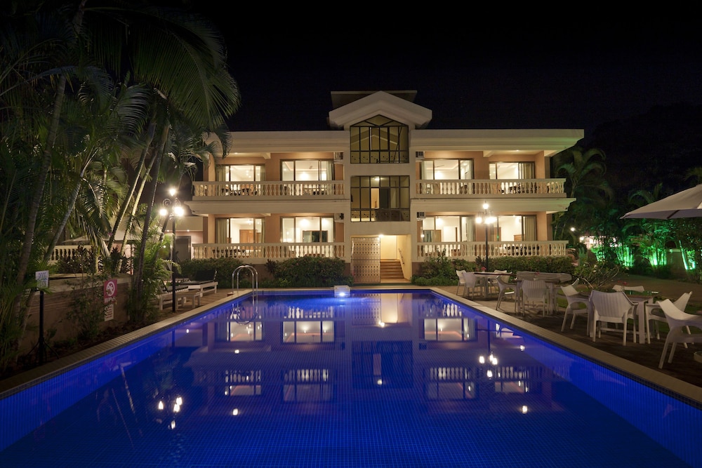 De Mandarin Beach Resort Suites & Villas — Hotel building in Candolim, Goa