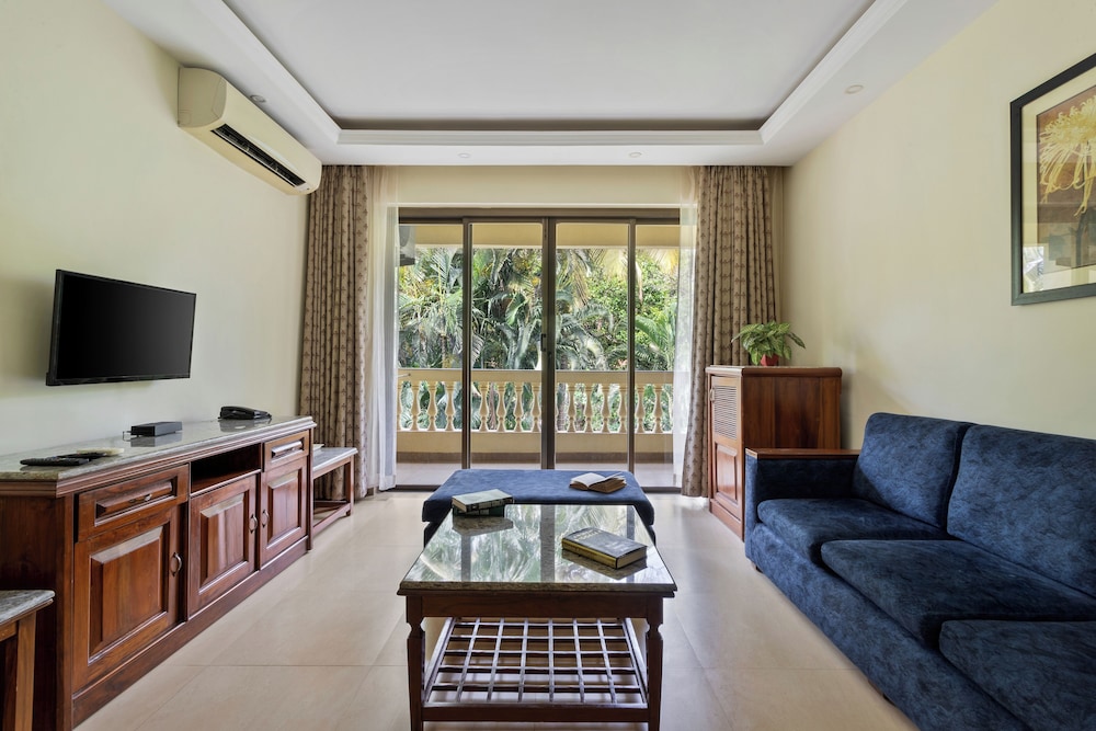 De Mandarin Beach Resort Suites & Villas — Hotel rooms in Candolim, Goa