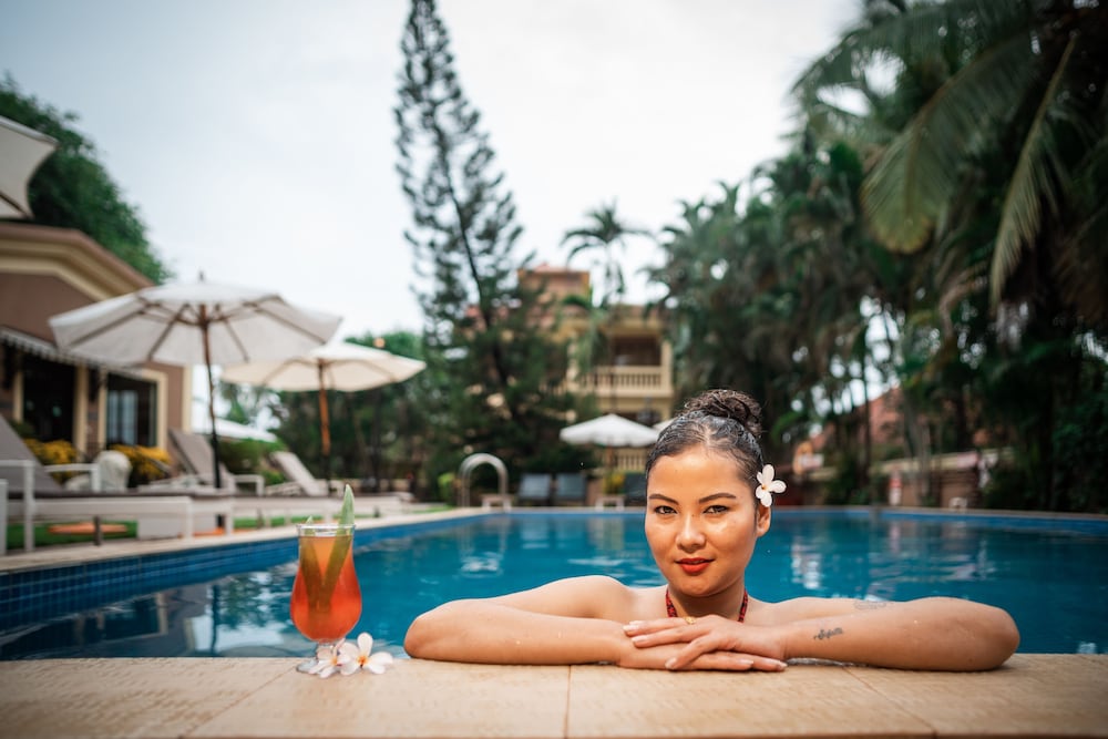 De Mandarin Beach Resort Suites & Villas — Swimming pool in Candolim, Goa