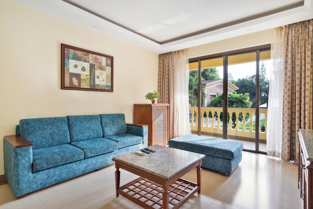 De Mandarin Beach Resort Suites & Villas — Hotel rooms in Candolim, Goa