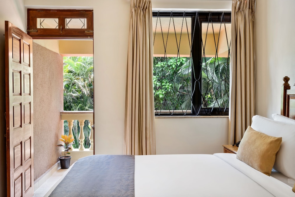 De Mandarin Beach Resort Suites & Villas — Hotel rooms in Candolim, Goa