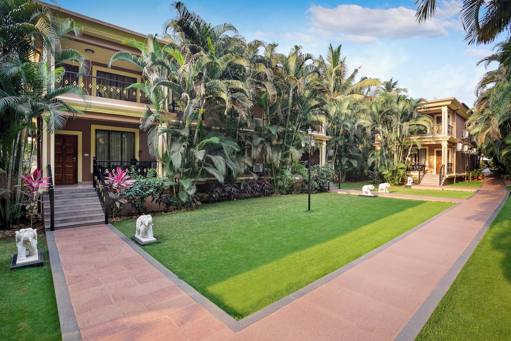 Seashell Suites and Villas — Hotel building in Candolim, Goa