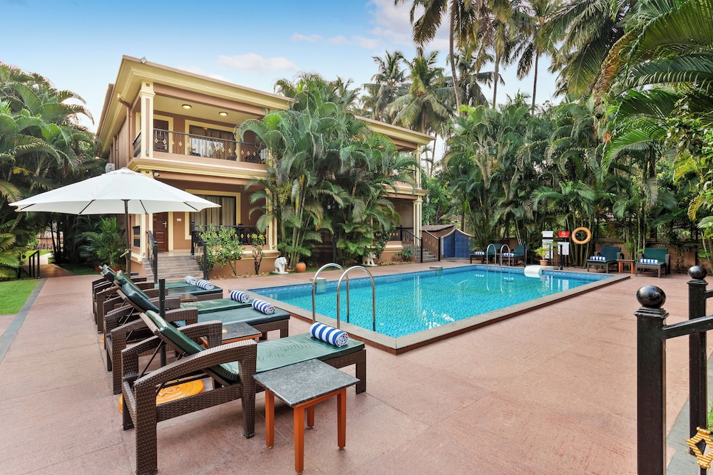 Seashell Suites and Villas — Swimming pool in Candolim, Goa