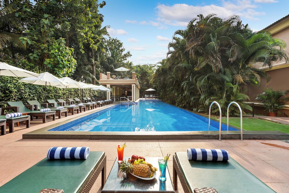 Seashell Suites and Villas — Swimming pool in Candolim, Goa