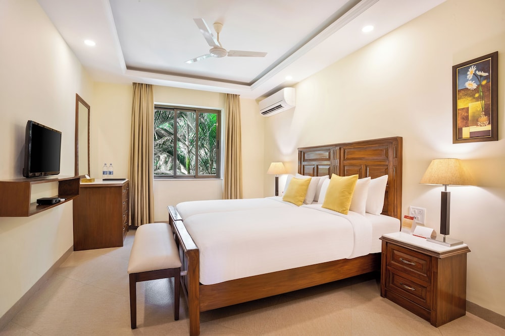 Seashell Suites and Villas — Hotel rooms in Candolim, Goa