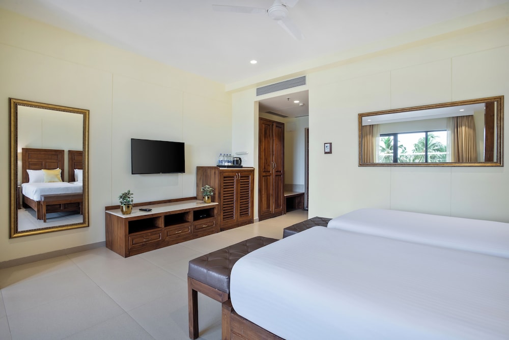 Seashell Suites and Villas — Hotel rooms in Candolim, Goa