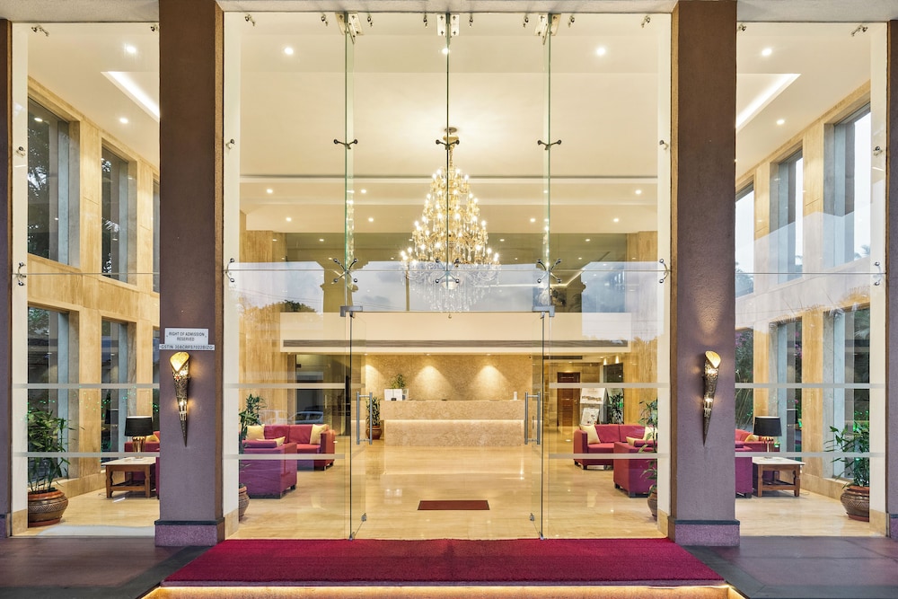 Seashell Suites and Villas — Hotel building in Candolim, Goa