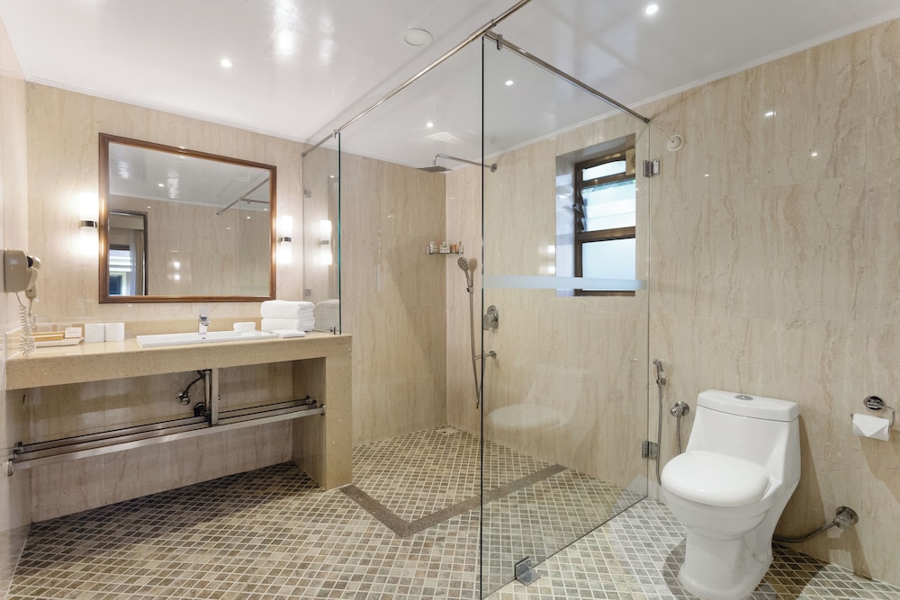 Seashell Suites and Villas — Hotel rooms in Candolim, Goa