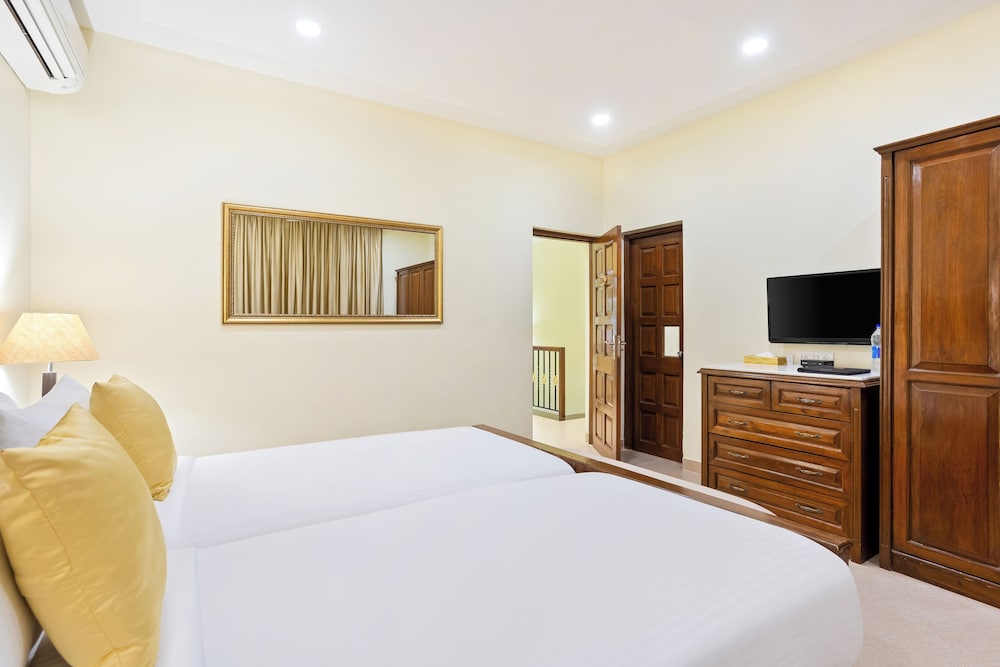 Seashell Suites and Villas — Hotel rooms in Candolim, Goa