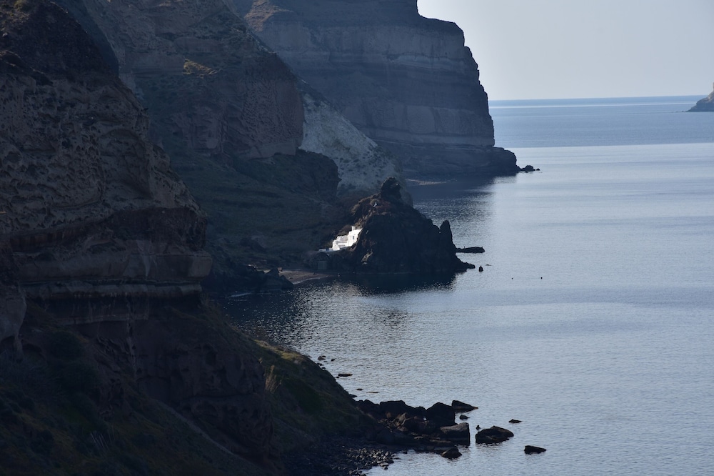 Rodakas Hotel — Attractions in the area in Akrotiri, South Aegean