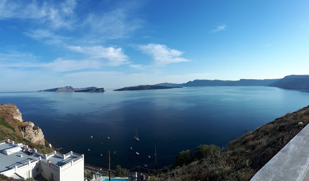 Rodakas Hotel — Attractions in the area in Akrotiri, South Aegean