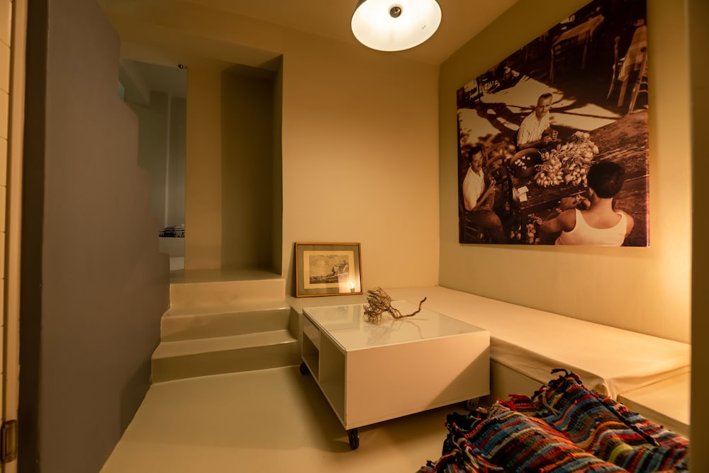 270 Oia's View — Hotel rooms in Oia, South Aegean