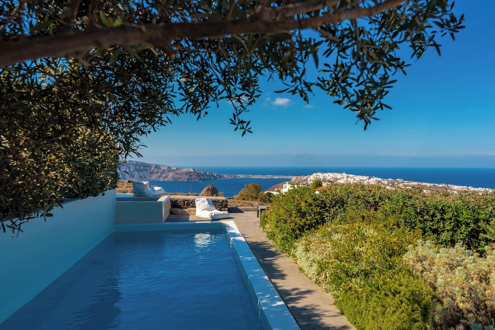 270 Oia's View — Swimming pool in Oia, South Aegean