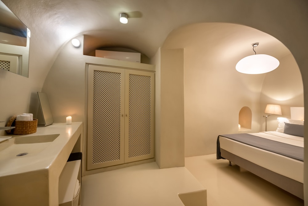 270 Oia's View — Hotel rooms in Oia, South Aegean