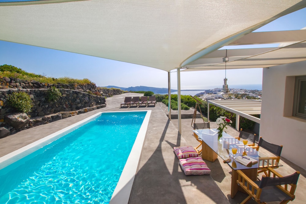 270 Oia's View — Swimming pool in Oia, South Aegean