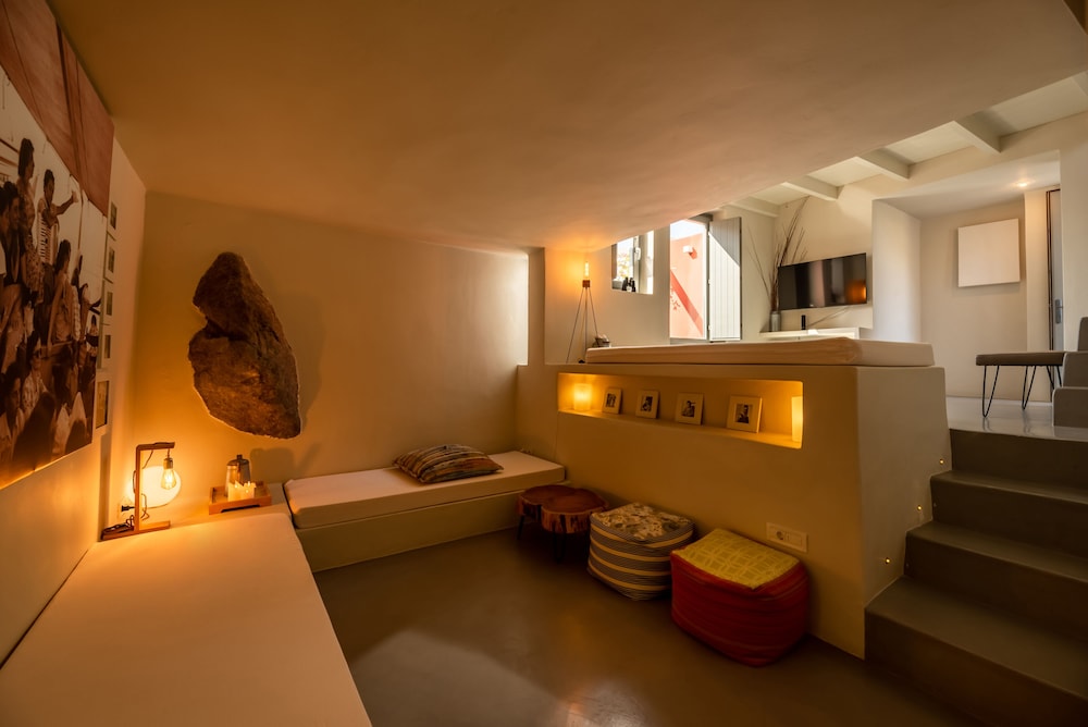 270 Oia's View — Hotel rooms in Oia, South Aegean