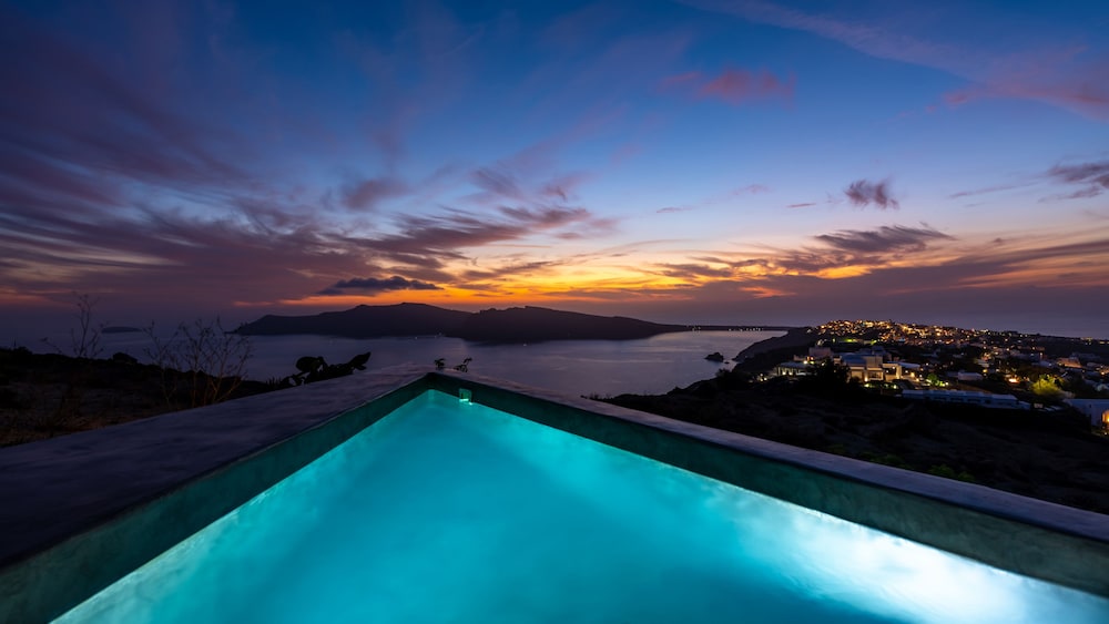 270 Oia's View — Swimming pool in Oia, South Aegean