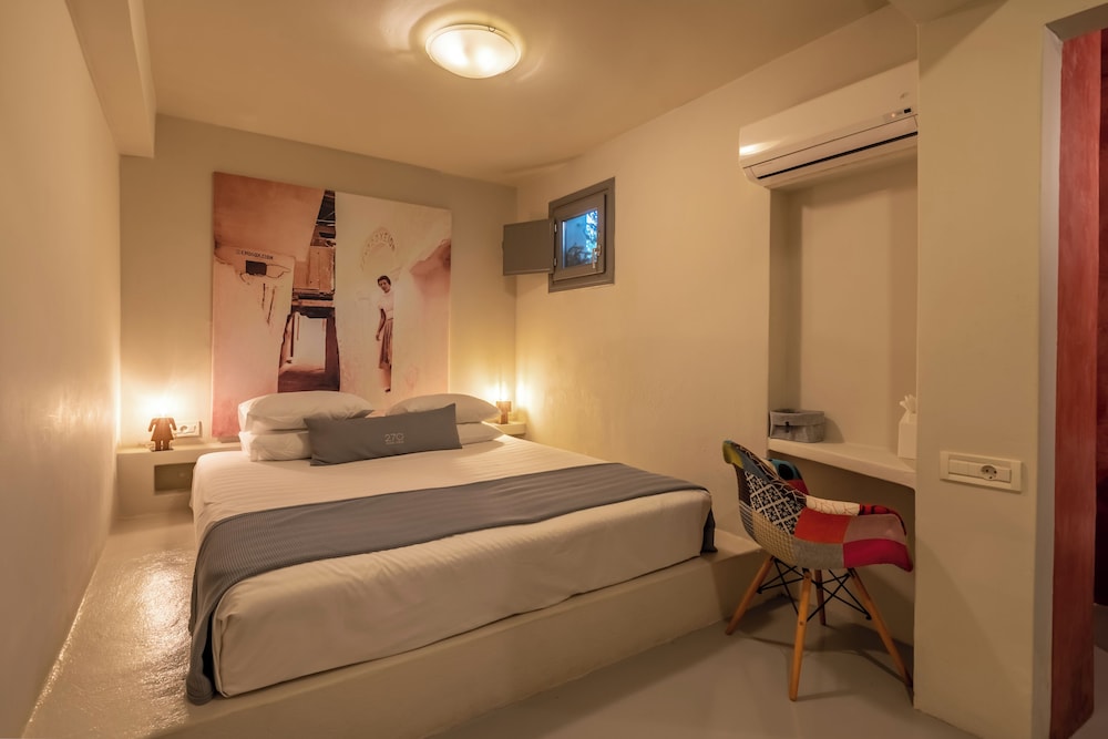 270 Oia's View — Hotel rooms in Oia, South Aegean