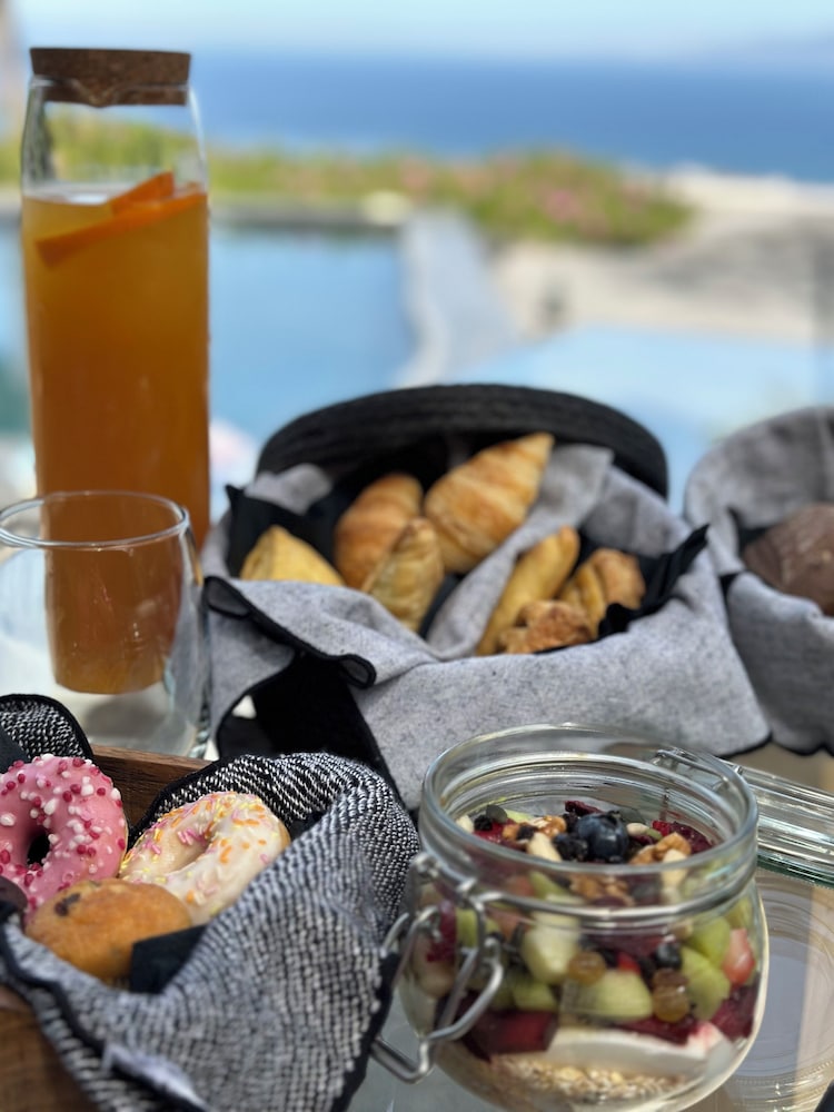 270 Oia's View — Restaurant & bars in Oia, South Aegean