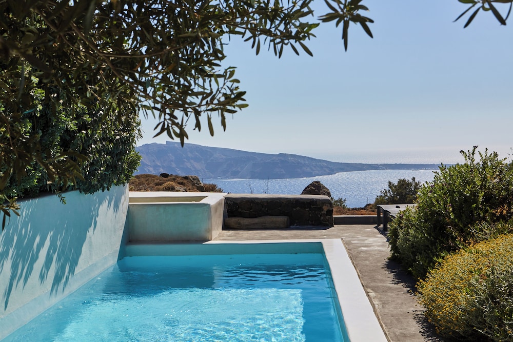 270 Oia's View — Swimming pool in Oia, South Aegean