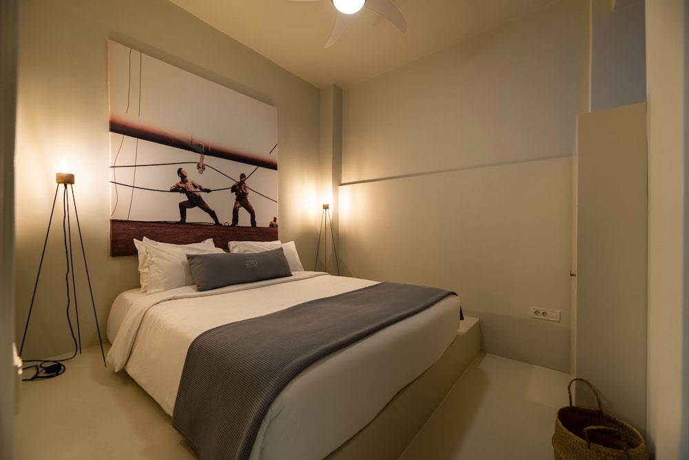 270 Oia's View — Hotel rooms in Oia, South Aegean