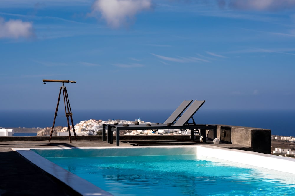 270 Oia's View — Swimming pool in Oia, South Aegean