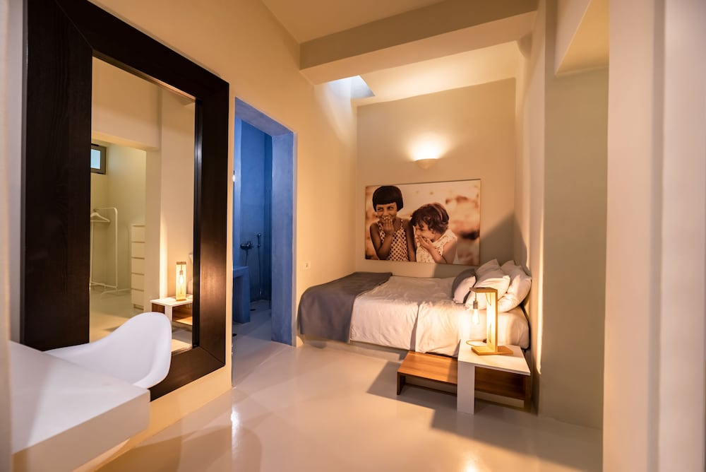 270 Oia's View — Hotel rooms in Oia, South Aegean