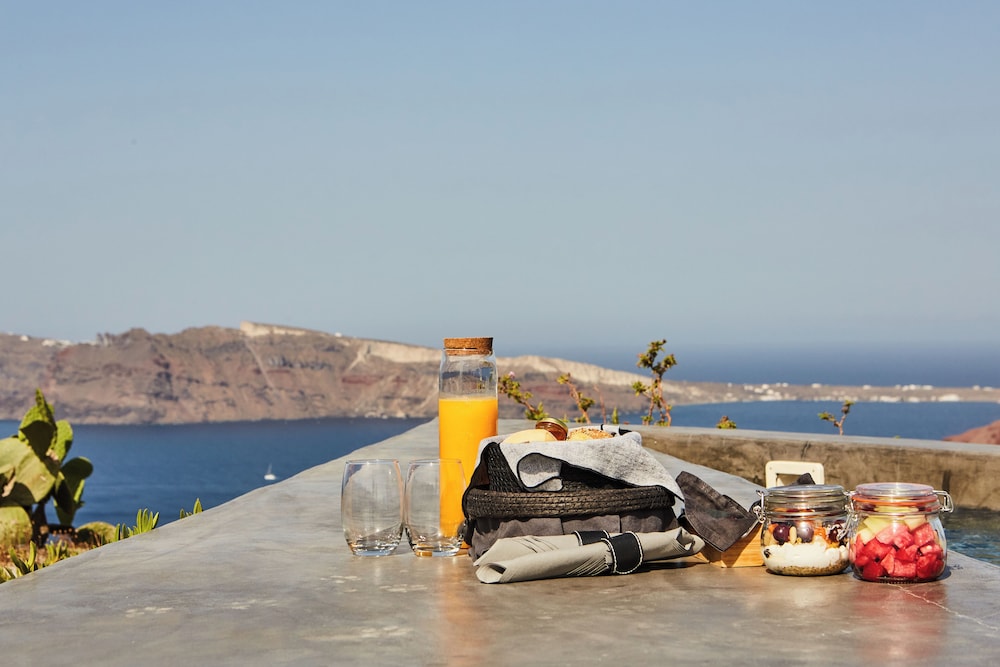 270 Oia's View — Restaurant & bars in Oia, South Aegean