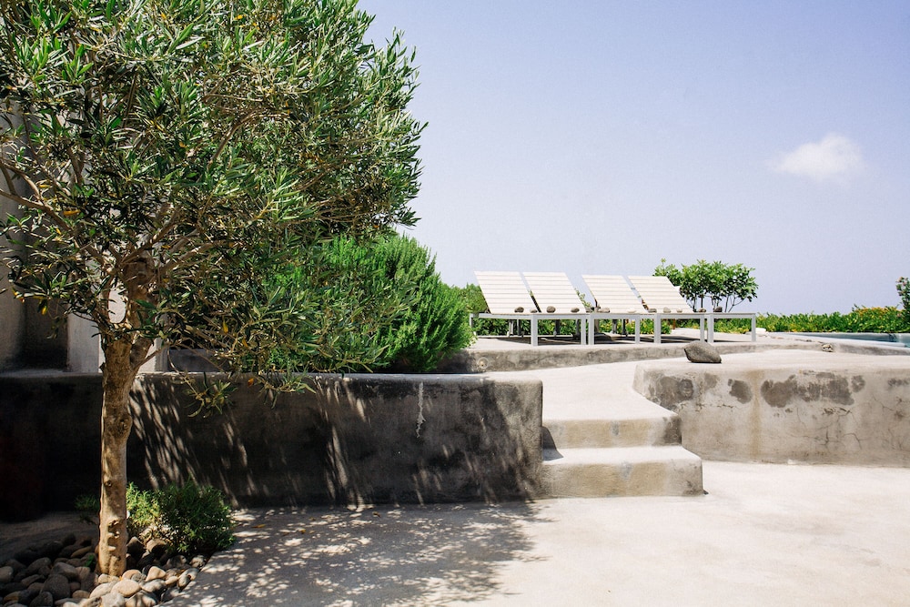 270 Oia's View — Hotel building in Oia, South Aegean