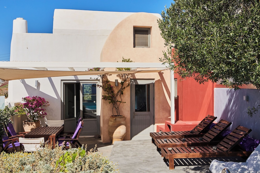 270 Oia's View — Hotel building in Oia, South Aegean