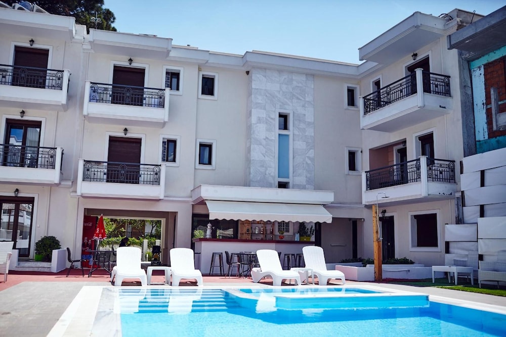Skiathos Somnia — Swimming pool in Skiathos, Thessaly