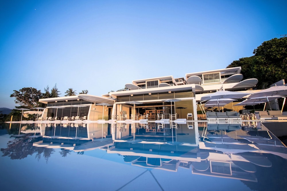 Kata Rocks — Hotel building in Karon, Phuket Province
