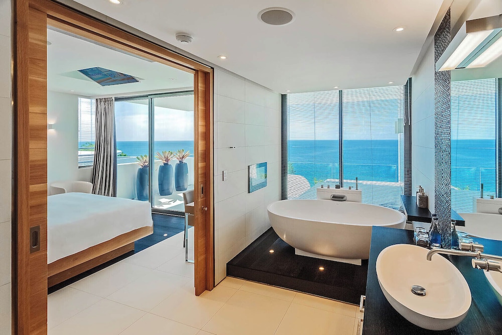 Kata Rocks — Hotel rooms in Karon, Phuket Province