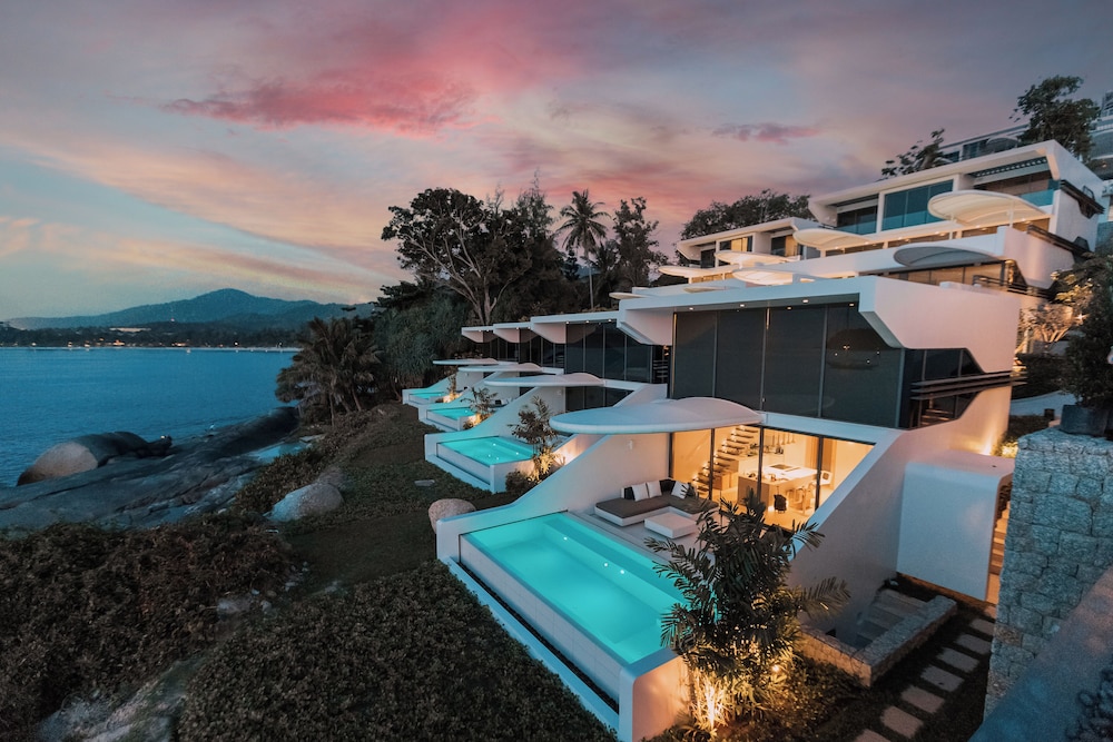 Kata Rocks — Hotel building in Karon, Phuket Province