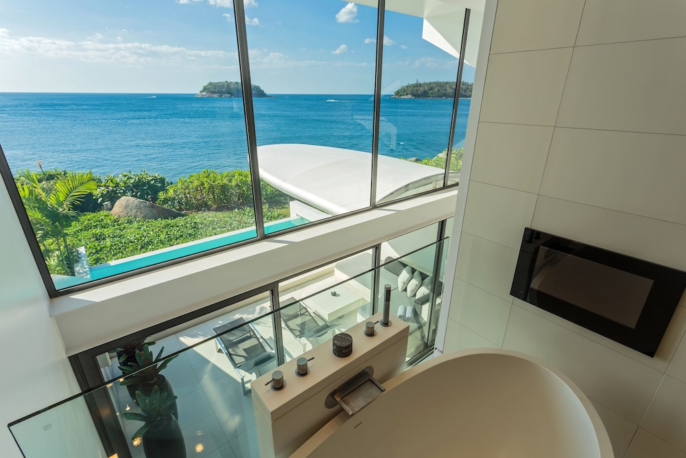 Kata Rocks — Hotel rooms in Karon, Phuket Province