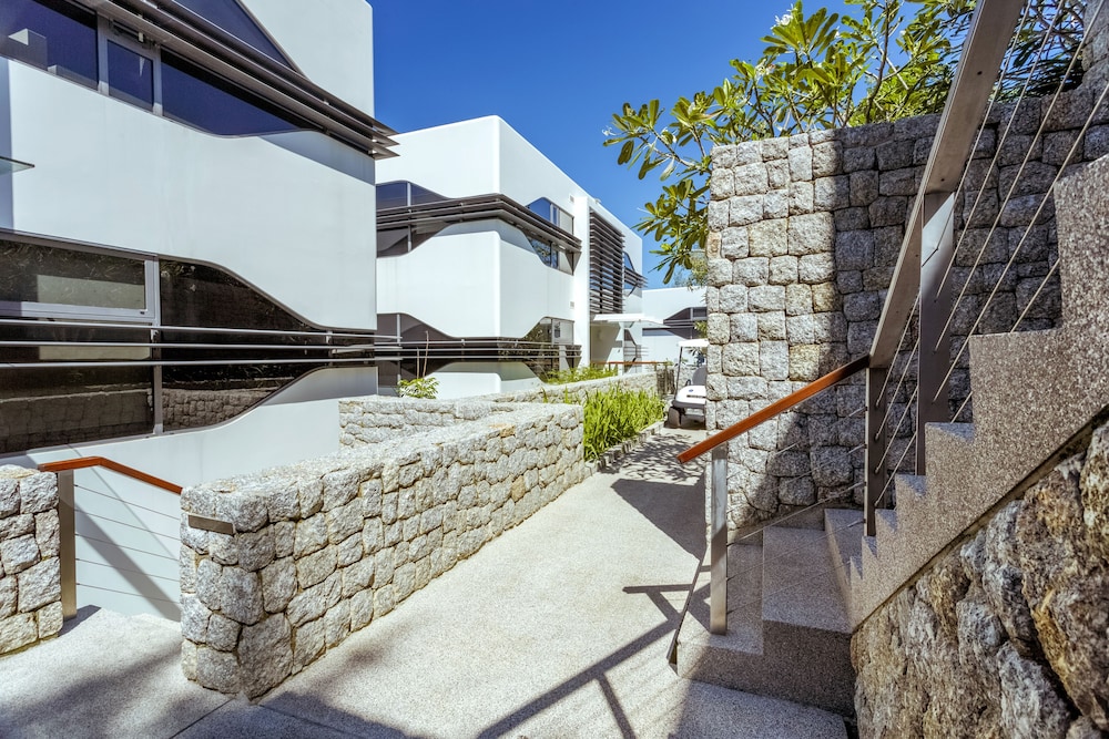 Kata Rocks — Hotel building in Karon, Phuket Province